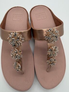 Fitflop Rose Gold Beaded Toe-Post Sandals - Pink Footbed